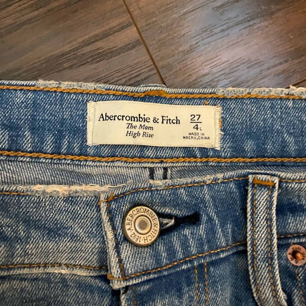 Abercrombie Mom Jean, Light Wash - Picture 3 of 3